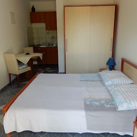 Apartments Indira II Lovište Eksteriør bilde