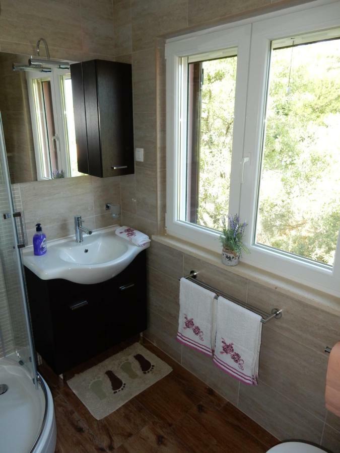 Apartments Indira II Lovište Eksteriør bilde
