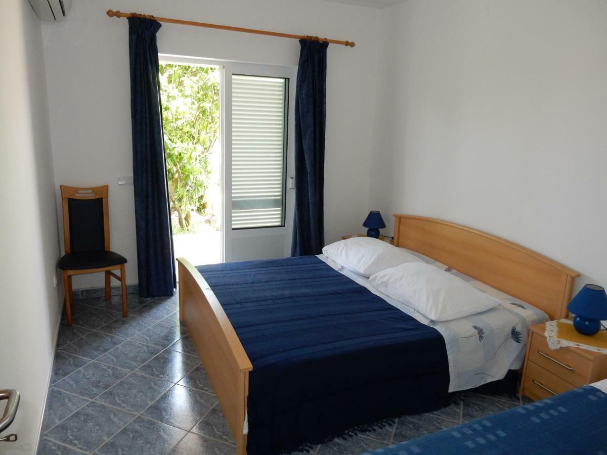 Apartments Indira II Lovište Eksteriør bilde