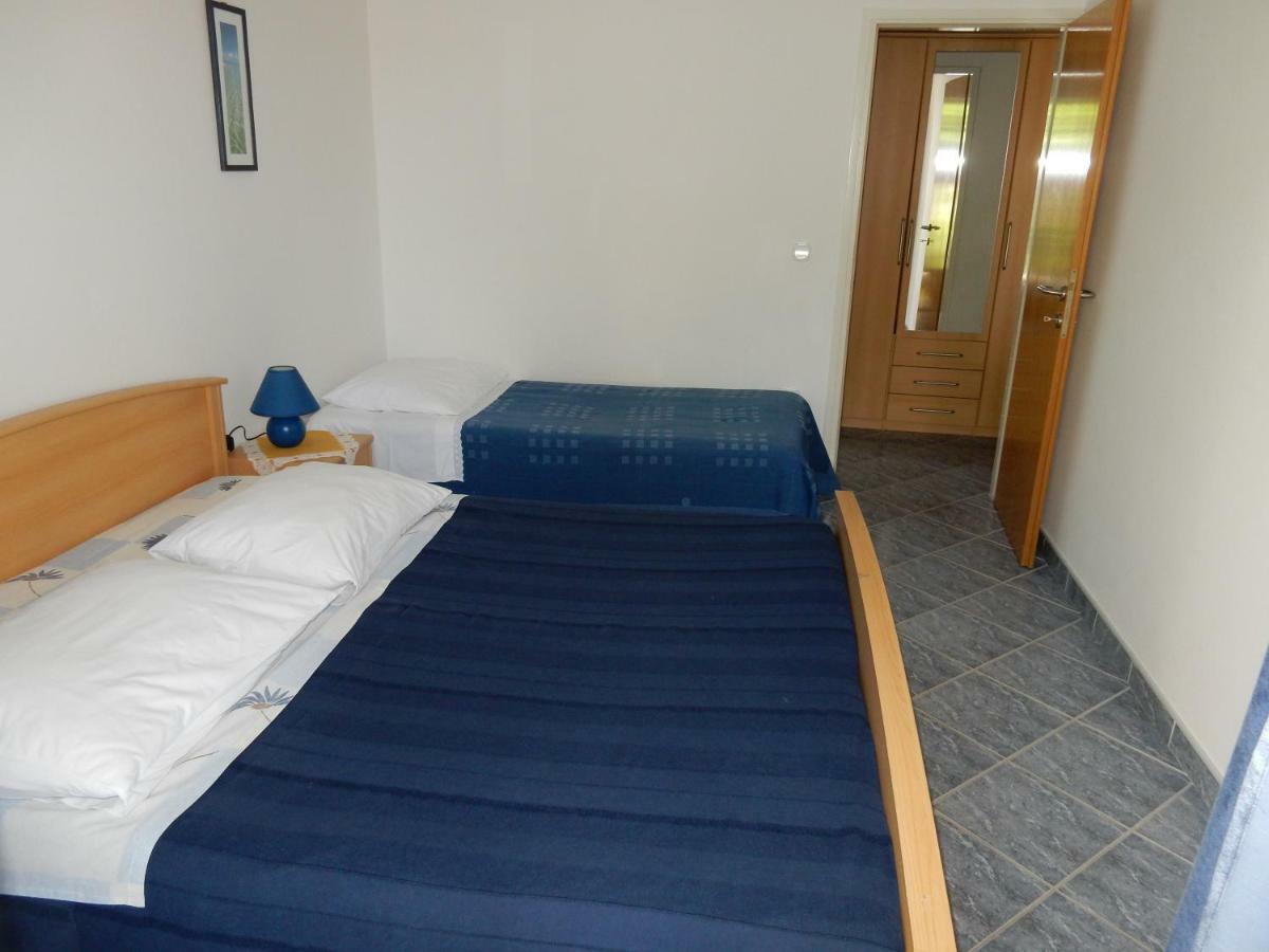 Apartments Indira II Lovište Eksteriør bilde