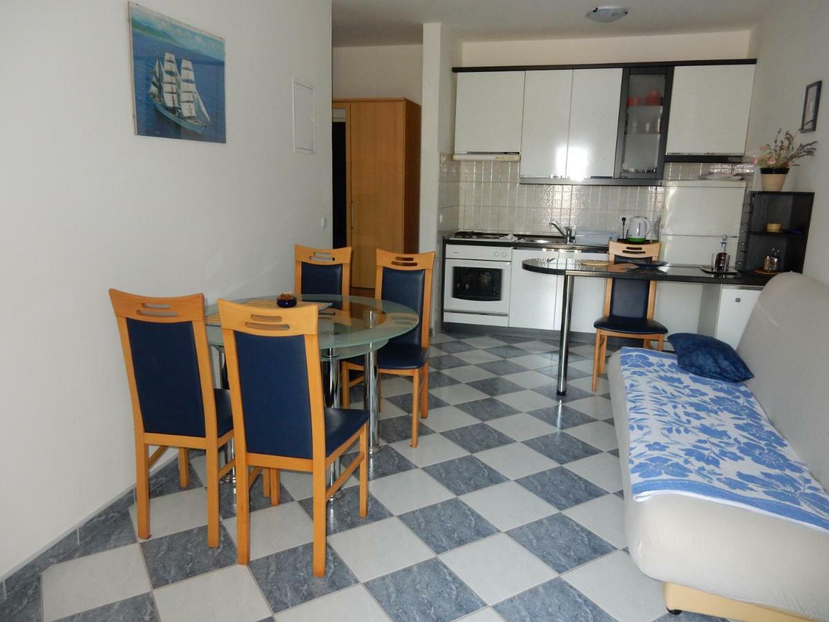 Apartments Indira II Lovište Eksteriør bilde