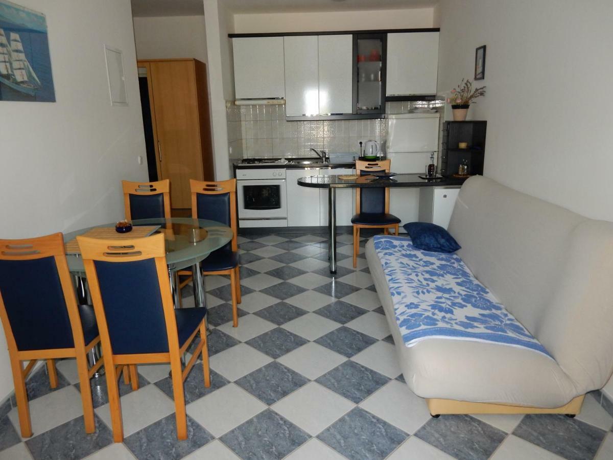 Apartments Indira II Lovište Eksteriør bilde