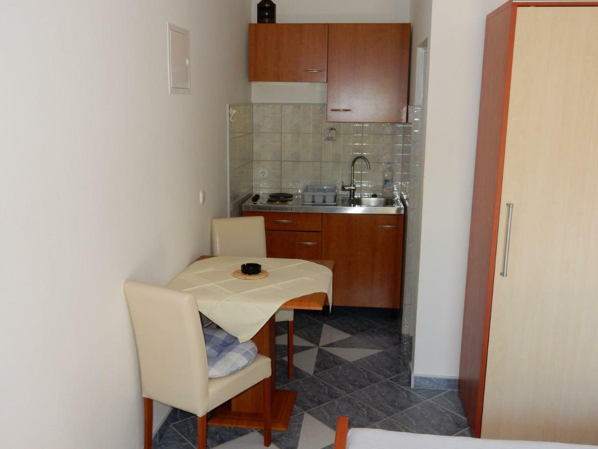 Apartments Indira II Lovište Eksteriør bilde
