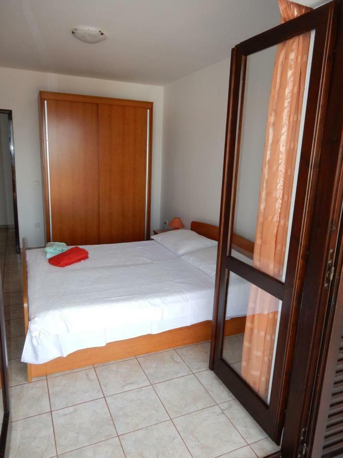 Apartments Indira II Lovište Eksteriør bilde